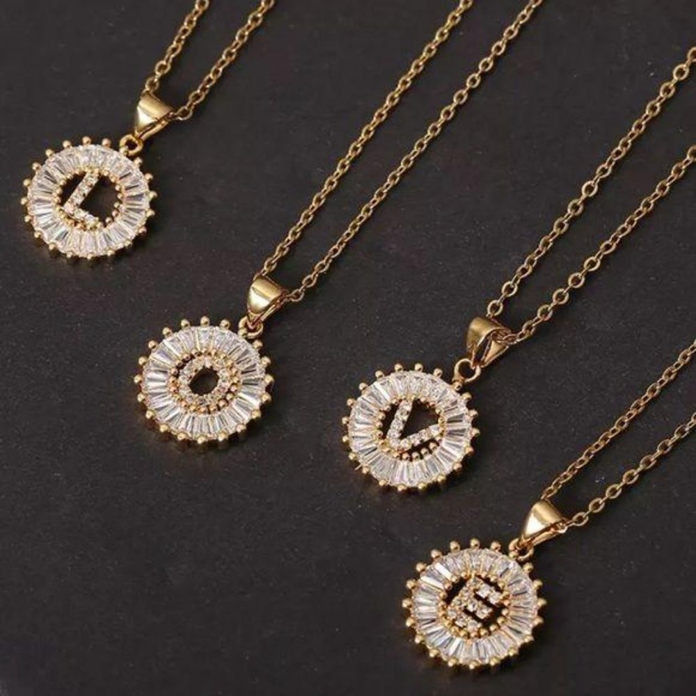 Gold Initial Crystal Sparkly Pendant Necklace A-Z - Picture 4 of 9